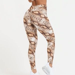 Rattlesnake Scrunch Butt Leggings